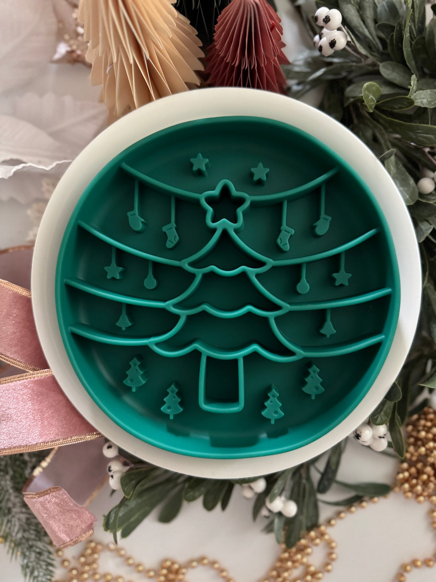 Deck The Halls Slow Feeder | Green
