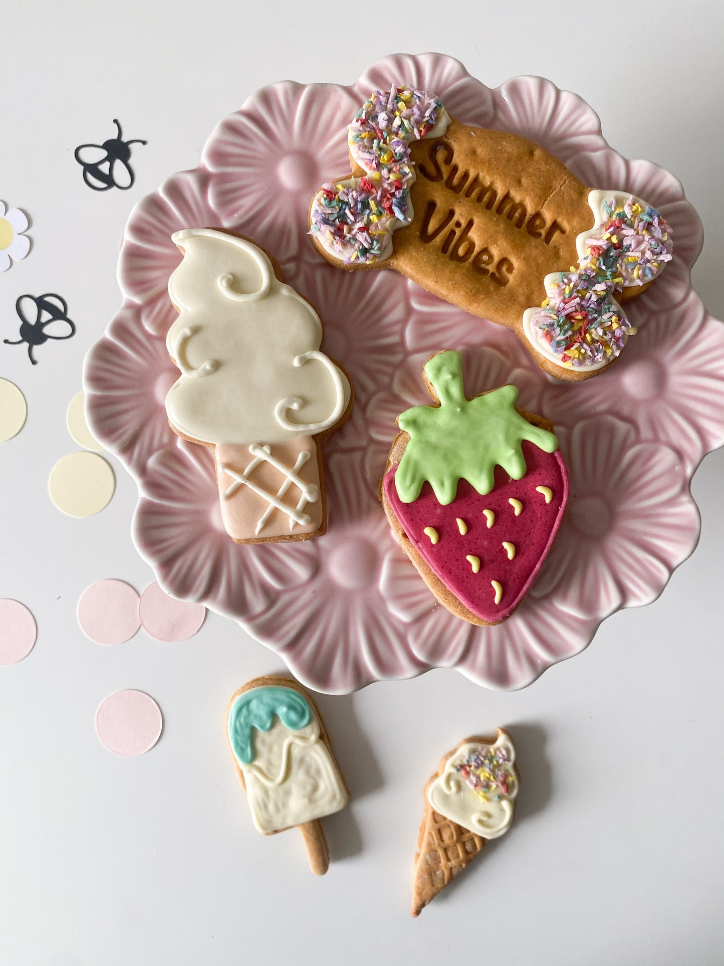 Summer Vibes Bone Iced Biscuit | Brucie Bakes