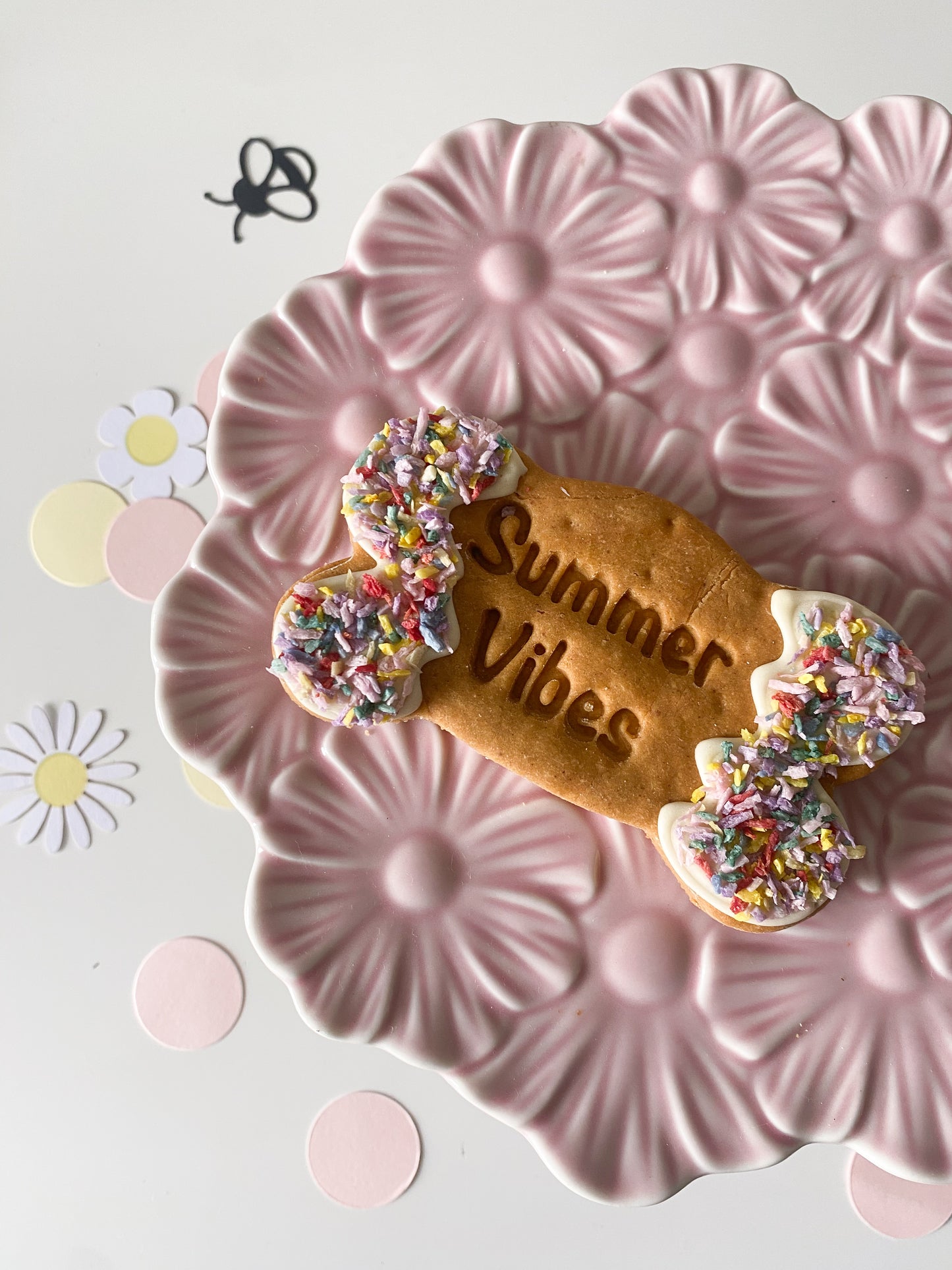 Summer Vibes Bone Iced Biscuit | Brucie Bakes