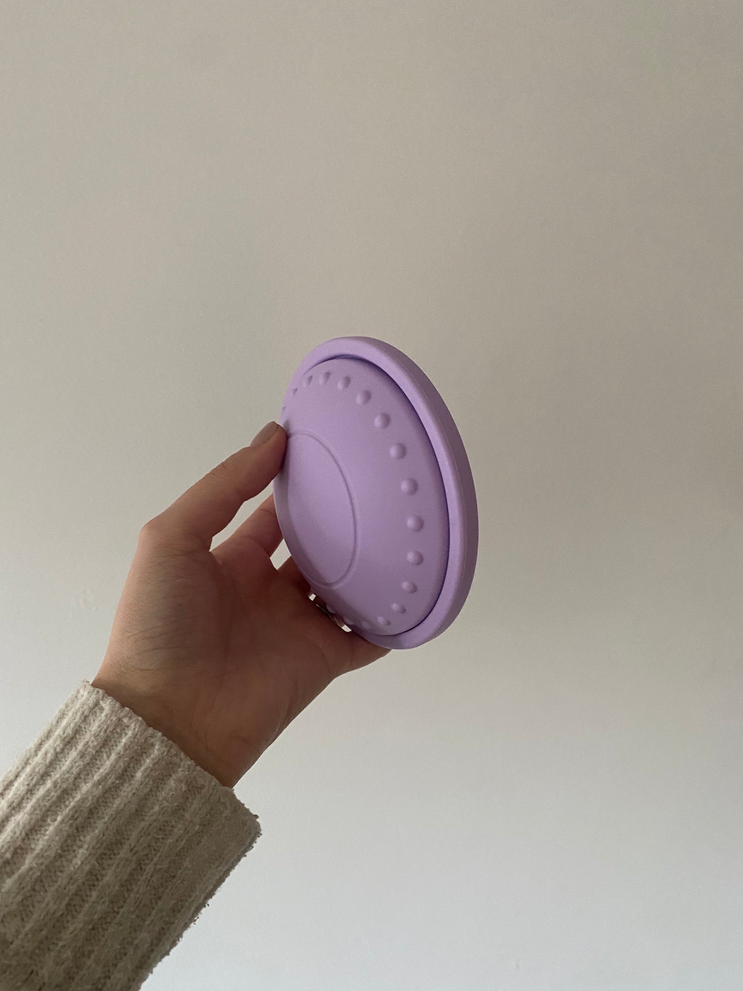 Flying Saucer Treat Dispenser